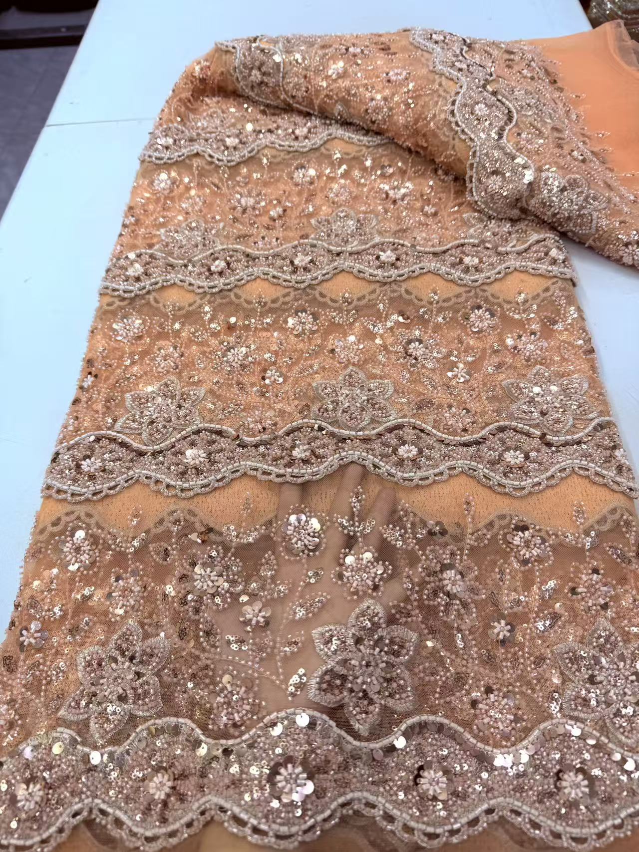 Afrikanischer Perlen-Spitzenst – Guipure Lace Panel Bewertung und Preis